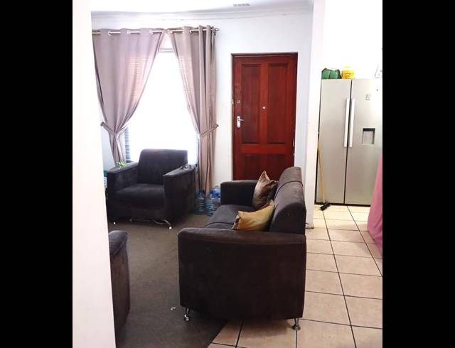3 BEDROOM PROPERTY TO RENT IN RONDEVLEI PARK